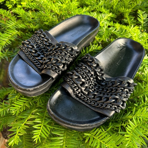 KENDALL + KYLIE • Black Slides Shiloh Sz 8 - Picture 3 of 9